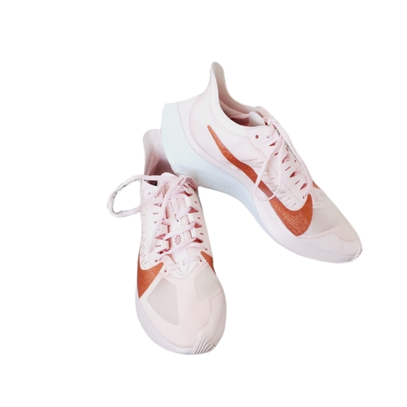 Nike Shoes - Nike Zoom Gravity Echo Pink Size 8